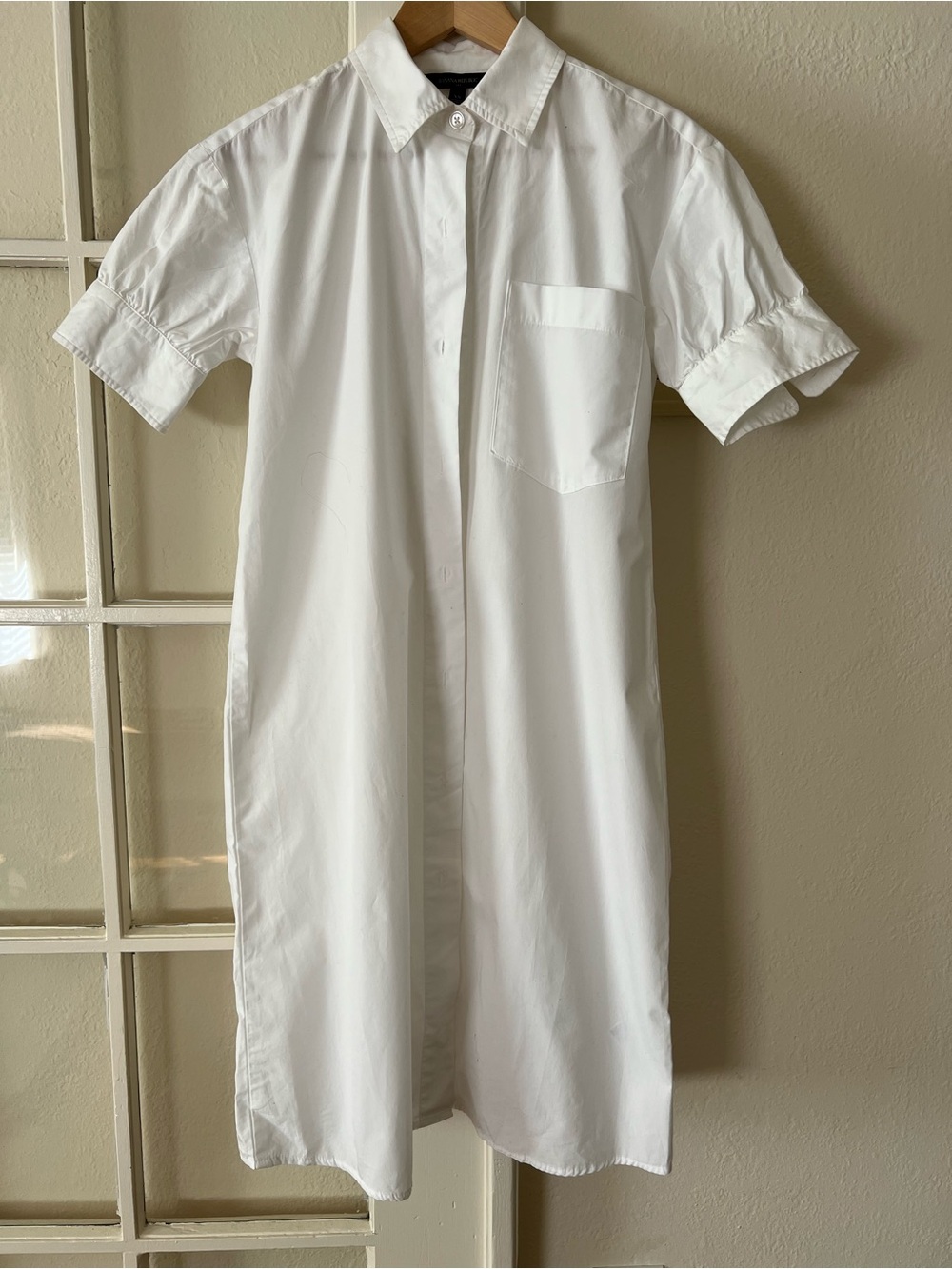 Banana Republic White Button-Up Shirt
